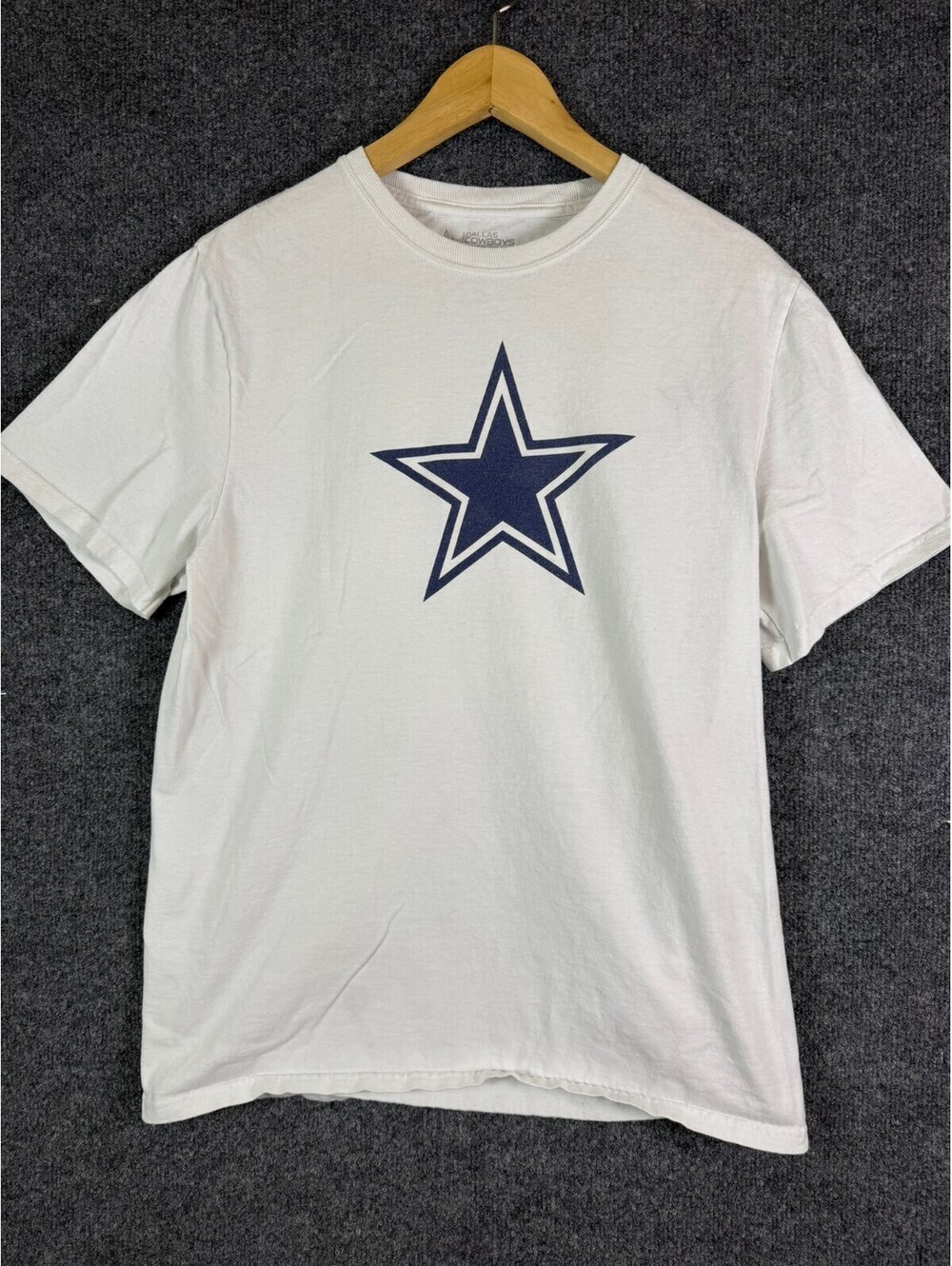Dallas Cowboys T Shirt Mens Medium White Navy Blue Star Graphic Tee Authentic NF